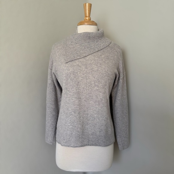 Sundance Grey Cashmere Cowl Neck Sweater Size Petite Small Luxe Preppy Cozy - Picture 1 of 5
